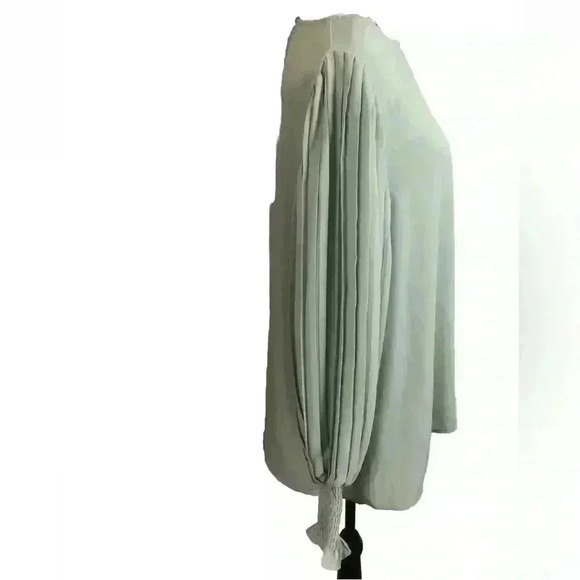 Vine & Love Large Green Silky Blouse with Accordian Puff Sleeves L/S NWT - Picture 3 of 8